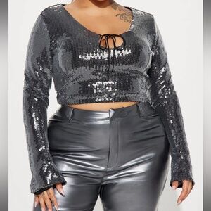 Plus Size Sequin Cropped Scoop Neck Top